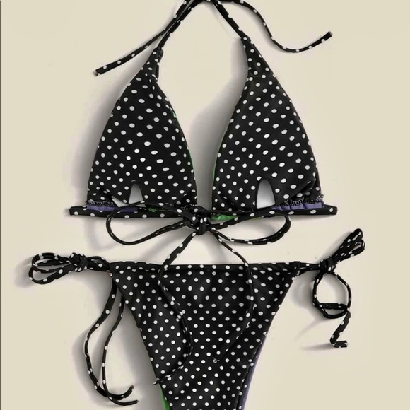 Bikini - Picture 4 of 5